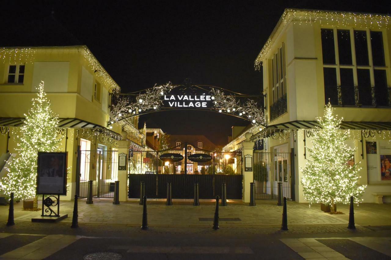 Duplex A 1 Kilometre De Disneyland Paris モンテヴラン エクステリア 写真