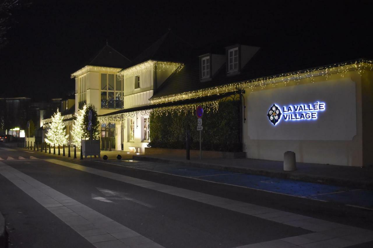Duplex A 1 Kilometre De Disneyland Paris モンテヴラン エクステリア 写真